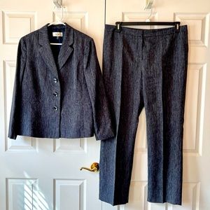 LeSuit Pantsuit, size 18